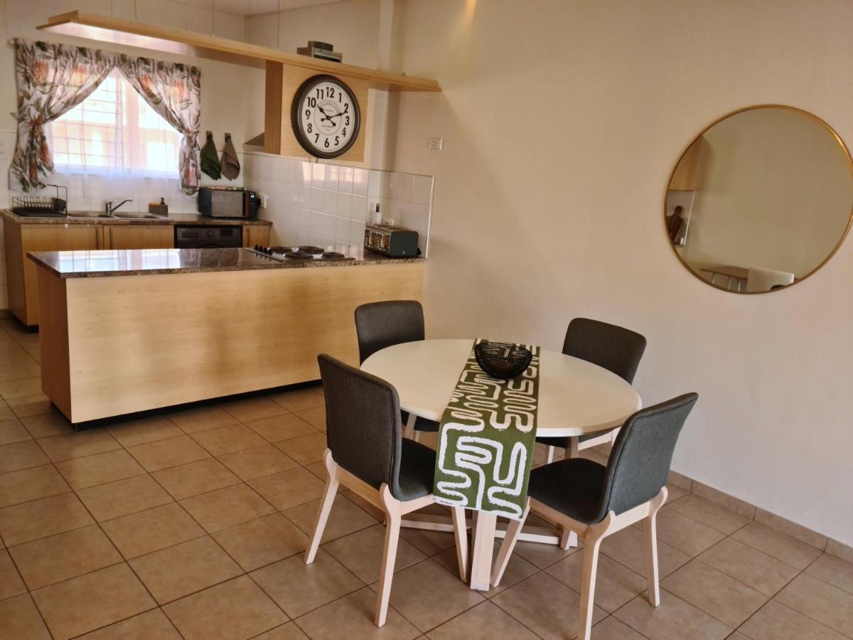 Weavers Nest 34 Windhoek Esterno foto